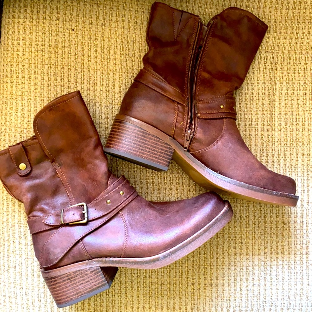 White Mountain Brown Boots
